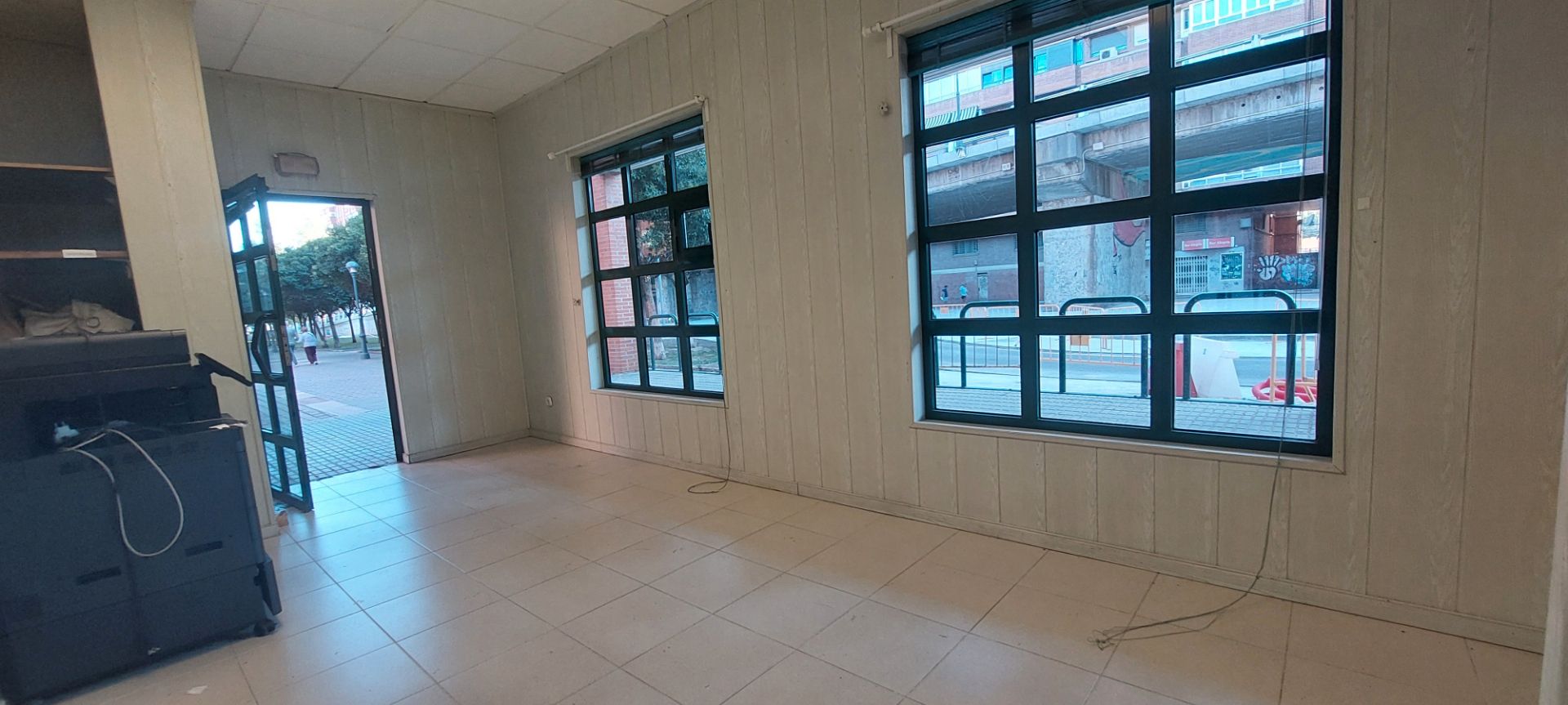 Local de alquiler en Plaza Ferroviarios, Ciudad de la Comunicación - Arco Ladrillo