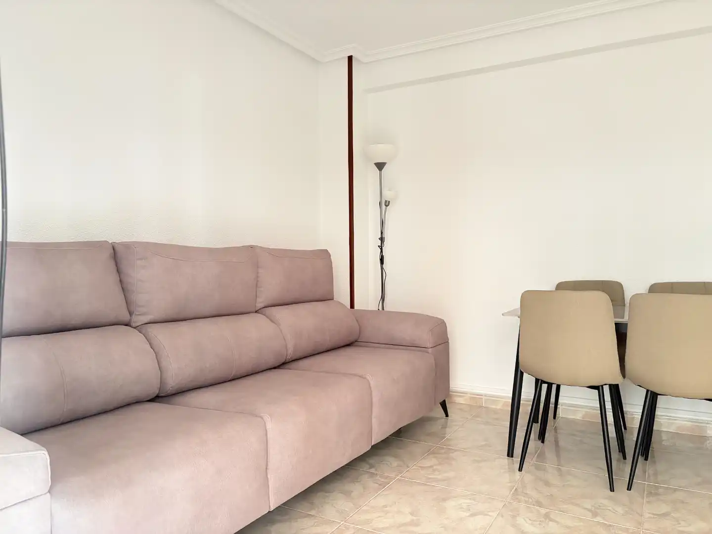 Sala de estar de Piso de alquiler en Plasencia con Aire acondicionado, Amueblado y Balcón