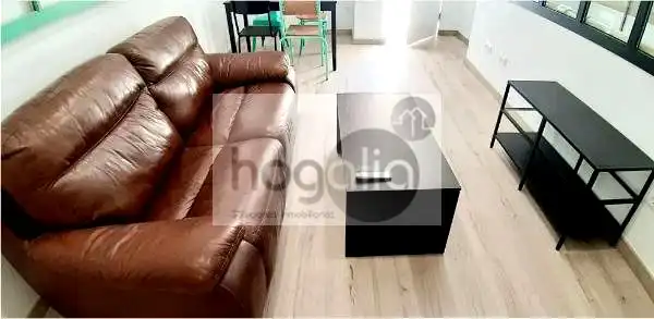 Wohnzimmer von Erdgeschoss zur Miete in Sevilla mit Klimaanlage und Möbliert