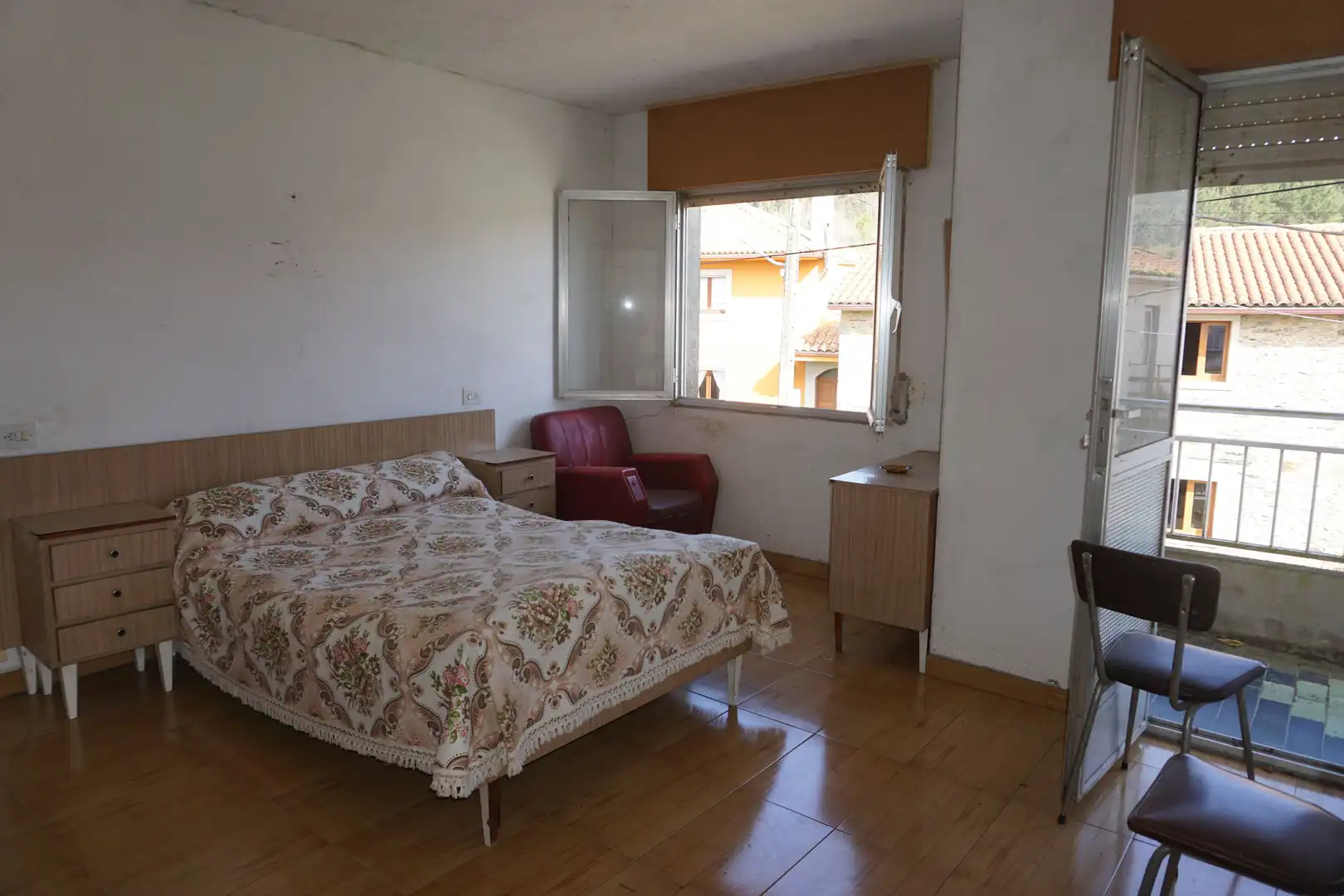 Dormitori de Casa o xalet en venda en Melide amb Jardí privat