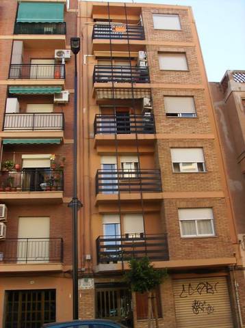 Piso en Venta en C/ Valencia en Zona Metro