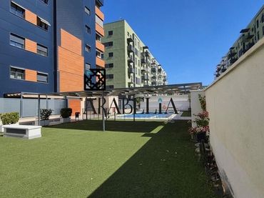 Pis amb piscina en venda a Poniente-Norte - Miralbaida - Parque Azahara