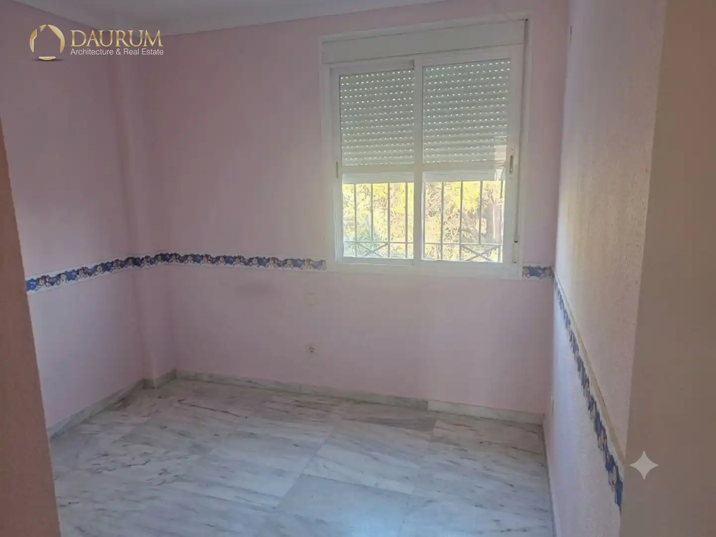 Dormitori de Casa adosada en venda en Castilleja de la Cuesta amb Aire condicionat, Calefacció i Traster