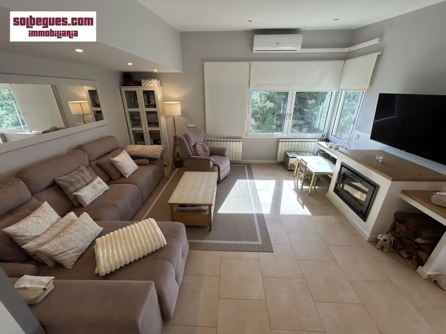 Sala de estar de Casa o chalet en venta en Begues con Aire acondicionado, Calefacción y Jardín privado