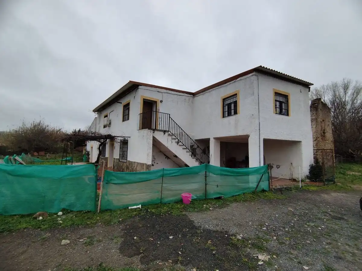 Exterior view of Houses for sale in Plasencia  with Air Conditioner