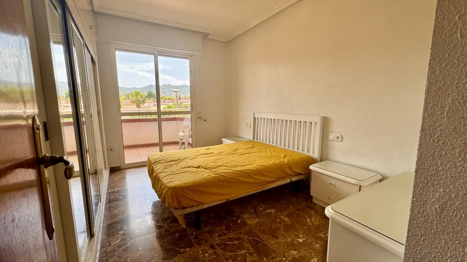 Habitación de Piso de alquiler en Murcia con Aire acondicionado, Terraza y Amueblado