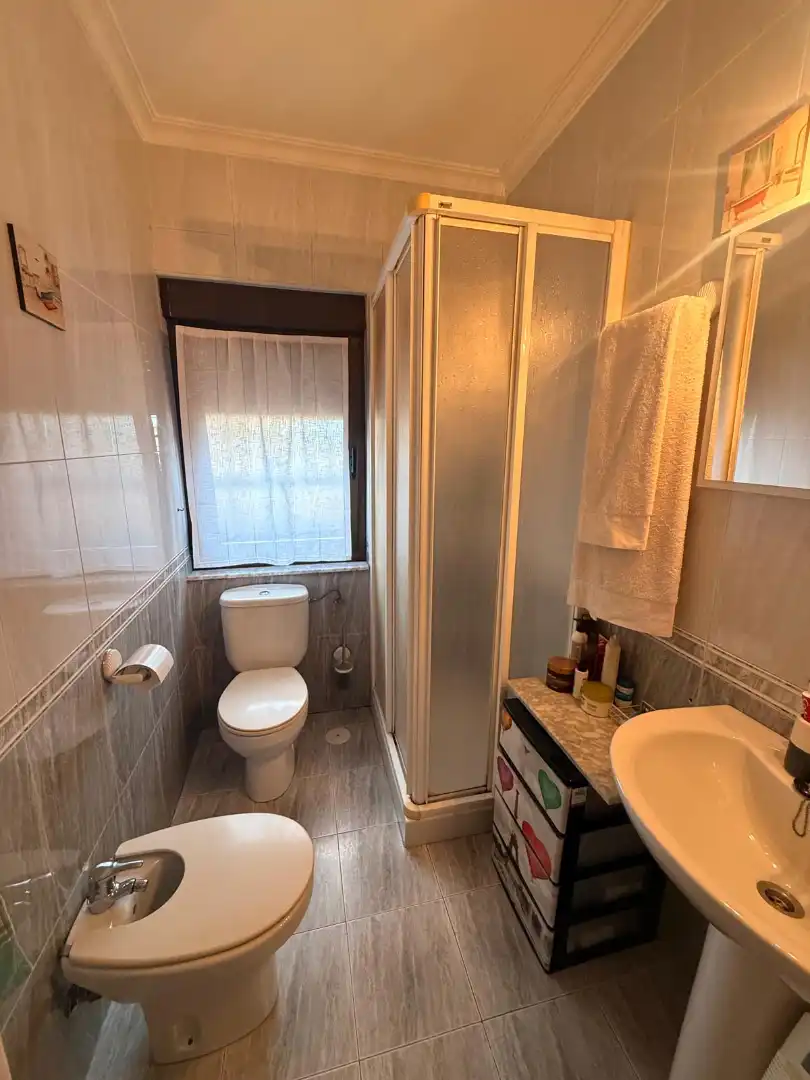 Baño de Casa o chalet en venta en Oviedo  con Calefacción, Terraza y Trastero