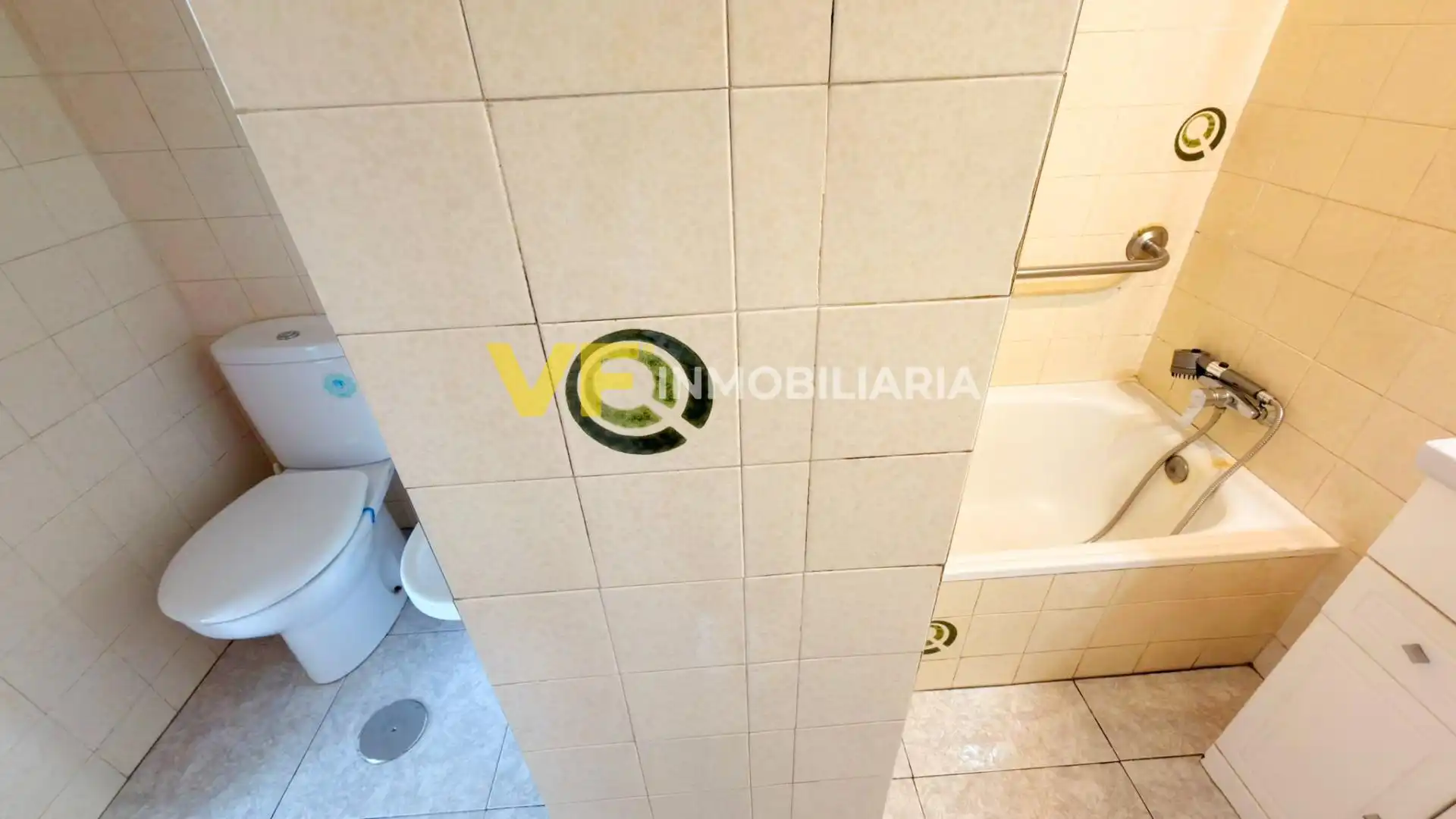 Bany de Pis en venda en Málaga amb Balcó i Piscina comunitària