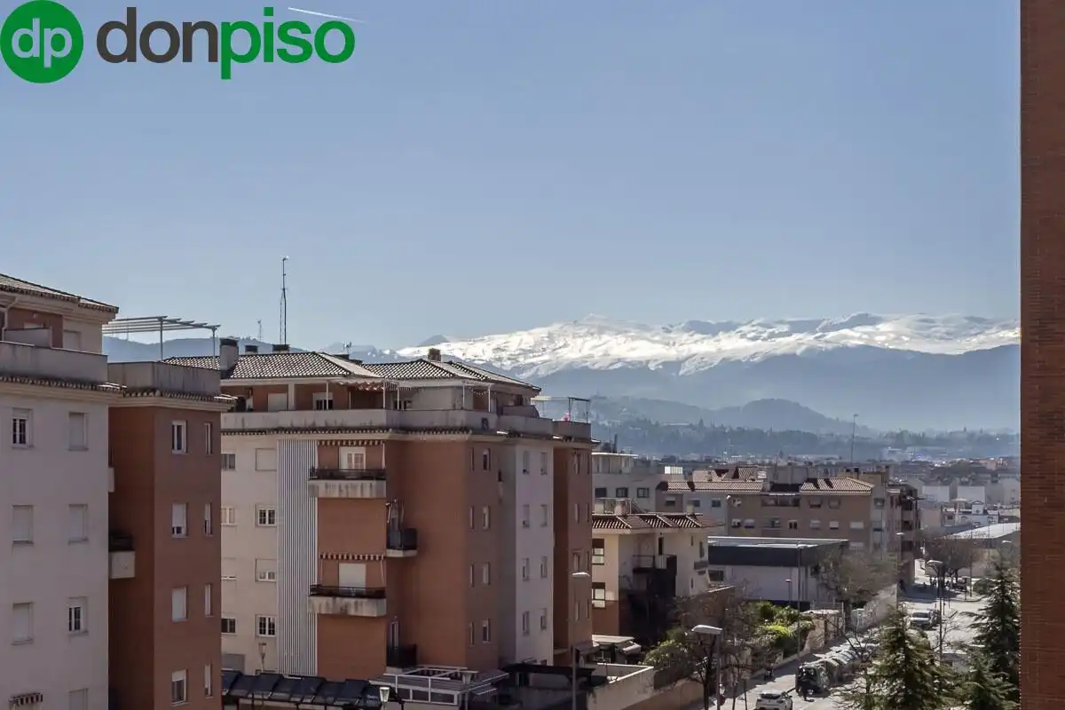 Exterior view of Flat for sale in Granada  with Air Conditioner, Terrace and Community pool