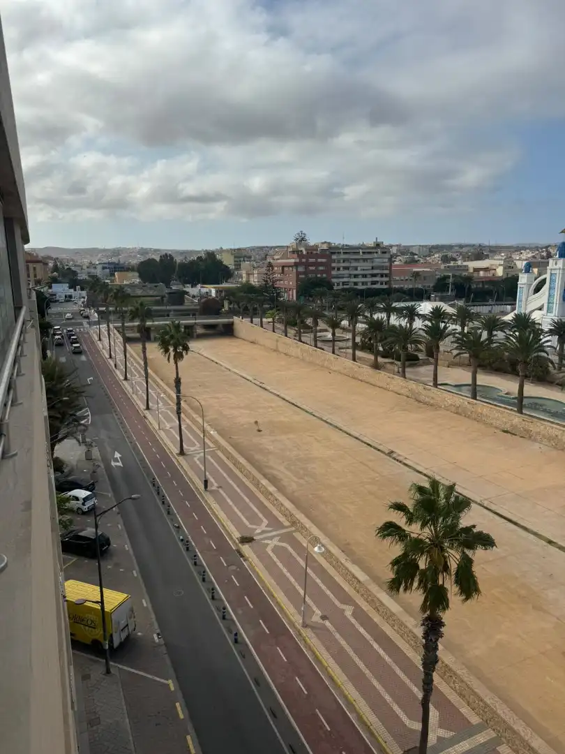 Vista exterior de Piso en venta en Melilla con Aire acondicionado, Calefacción y Terraza