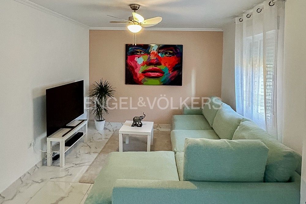 Living room of Flat for rent in  Valencia Capital  with Air Conditioner, Heating and Parquet flooring