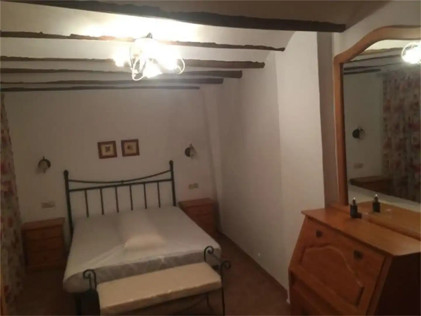 Dormitori de Casa adosada en venda en Perales del Alfambra, Teruel