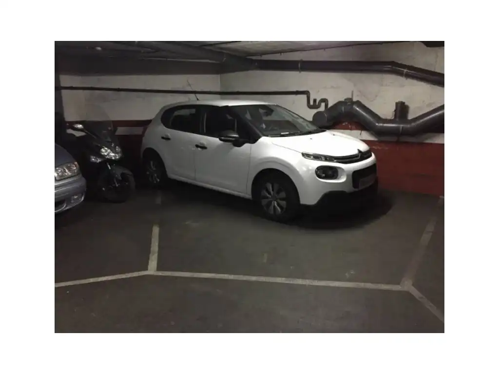 Aparcament de Garatge en venda en Barcelona