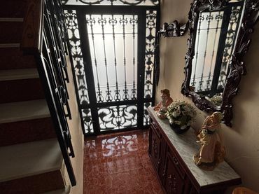 Casa aparellada amb balcó en venda a Casco Histórico