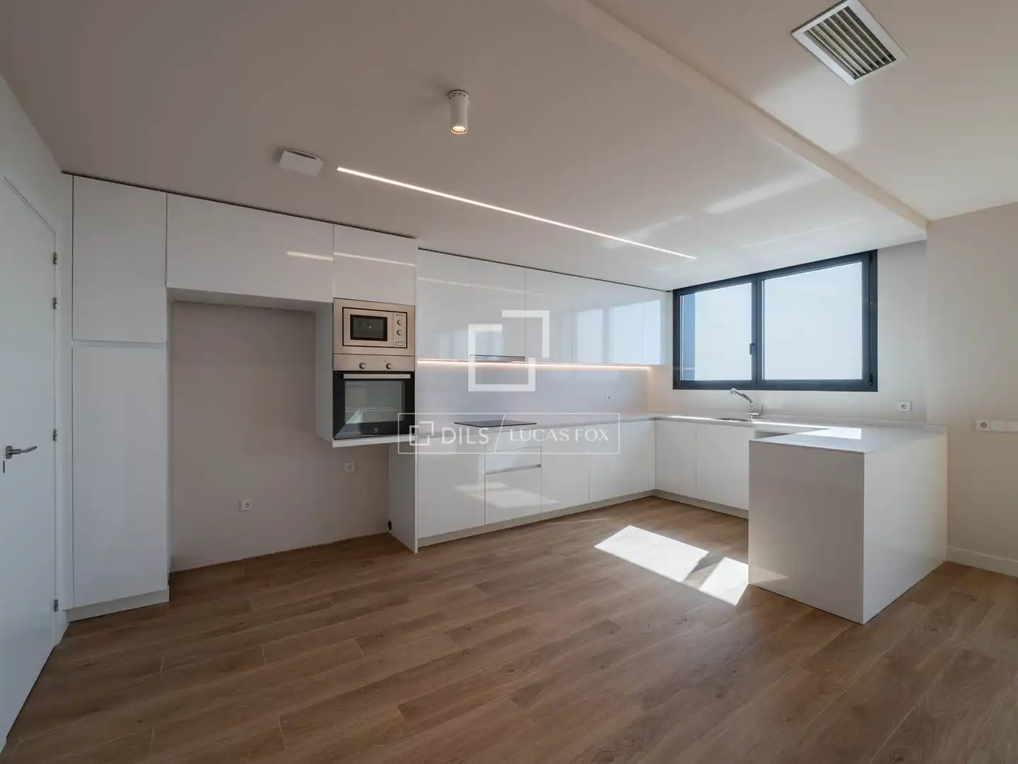 Cocina de Ático en venta en Madrid con Aire acondicionado, Calefacción y Terraza