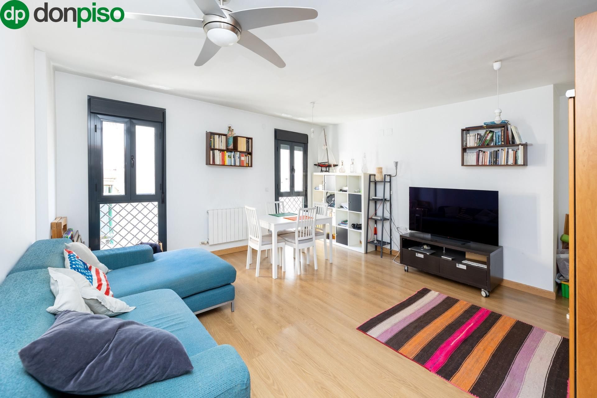 Sala d'estar de Pis en venda en  Granada Capital amb Calefacció i Traster