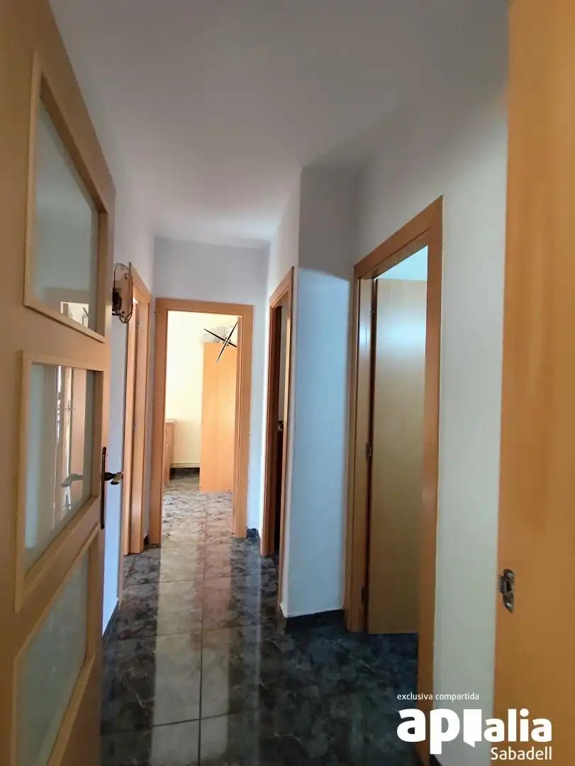 Piso en venta en Sabadell con Calefacción y Horno