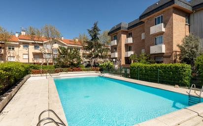 Piscina de Pis en venda en Torrelodones amb Calefacció i Terrassa