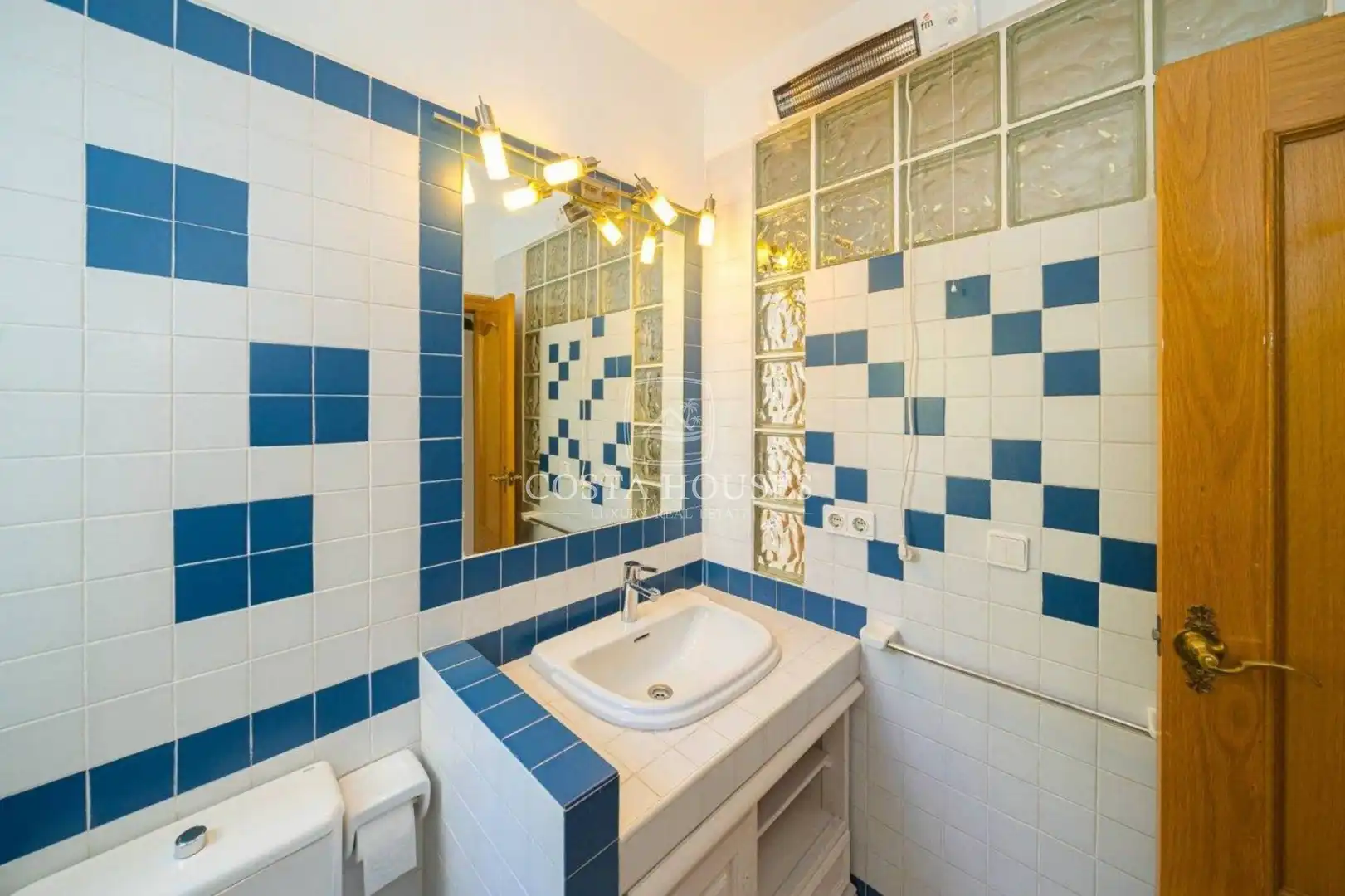 Bathroom of Houses for sale in Dénia  with Air Conditioner, Private garden and Terrace