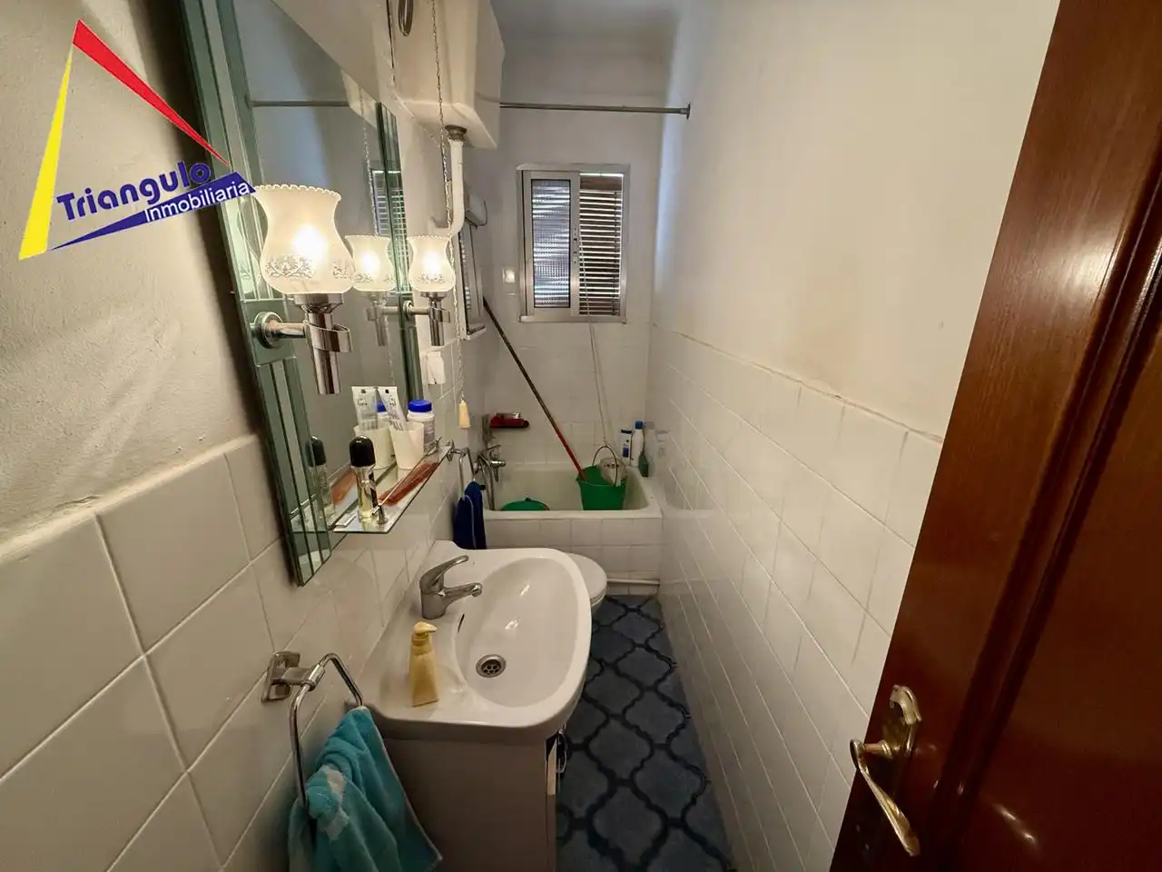 Bathroom of Flat for sale in Segovia  with Heating, Parquet flooring and Terrace