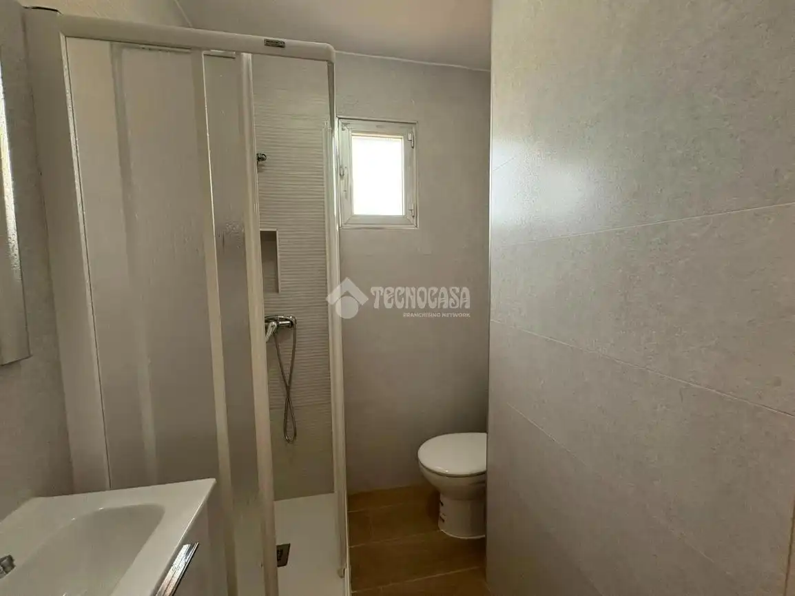 Badezimmer von Wohnung zum Verkauf in Andújar mit Klimaanlage