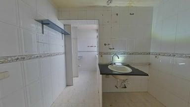Bathroom of Flat for sale in Parla
