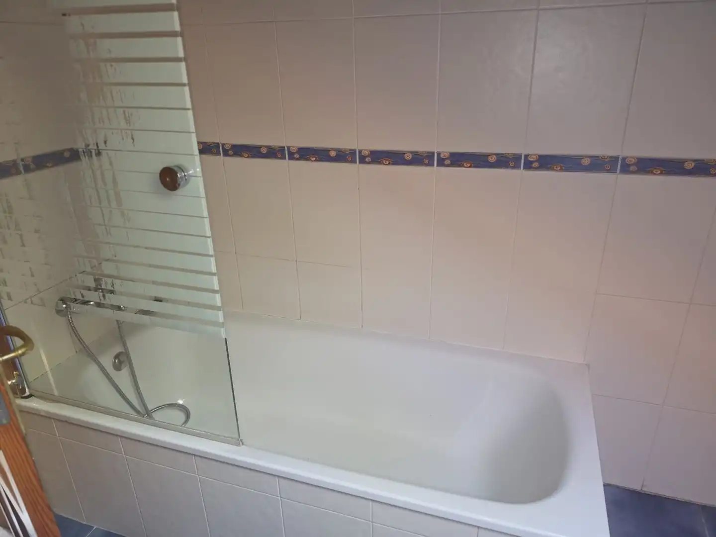 Bany de Casa o xalet de lloguer en Villaviciosa amb Calefacció, Terrassa i Traster