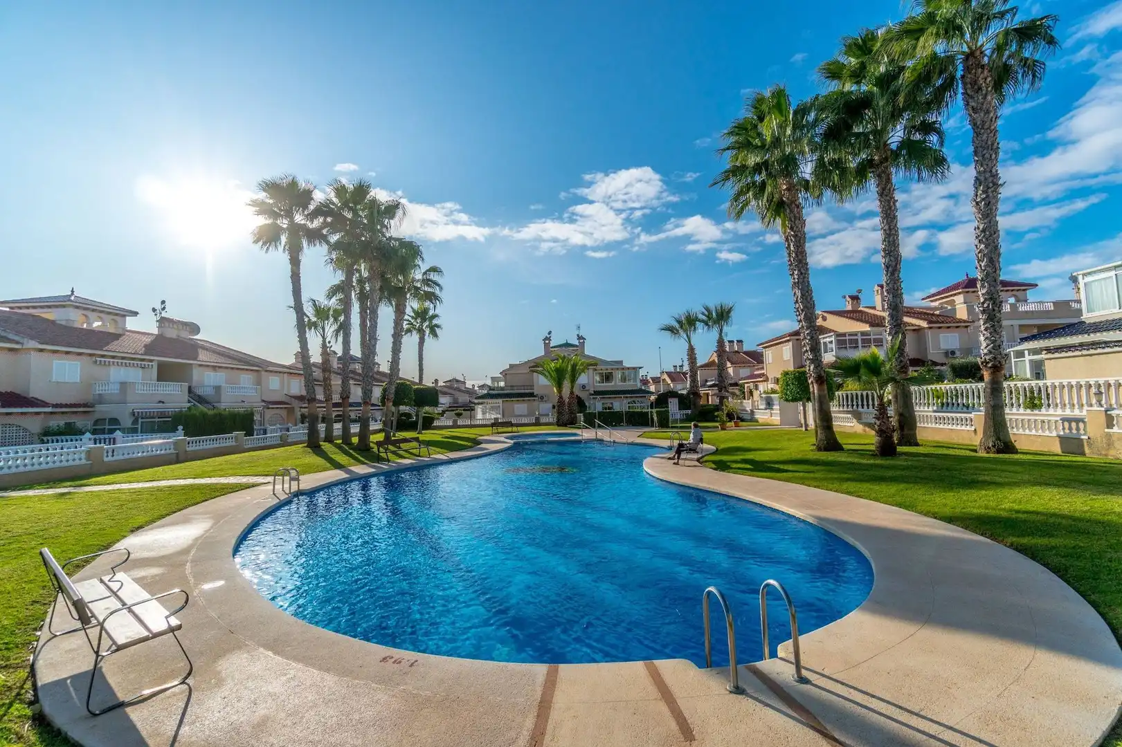 Piscina de Dúplex en venda en Orihuela amb Aire condicionat, Jardí privat i Piscina