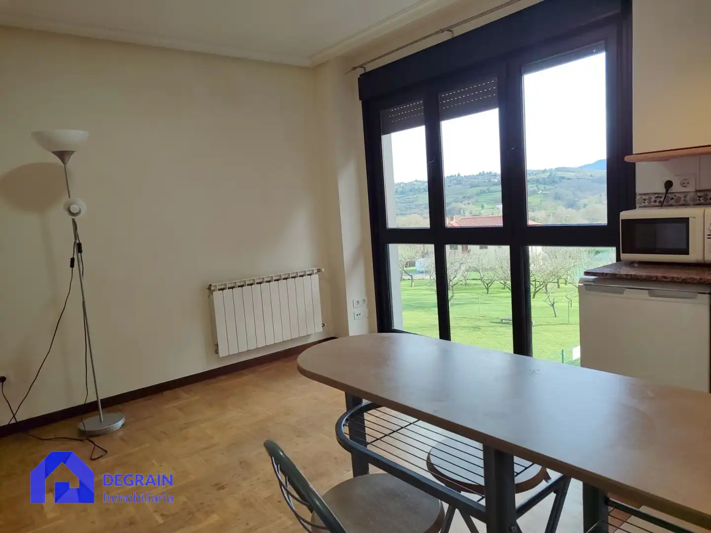 Dining room of Flat for sale in Oviedo   with Heating, Parquet flooring and Storage room