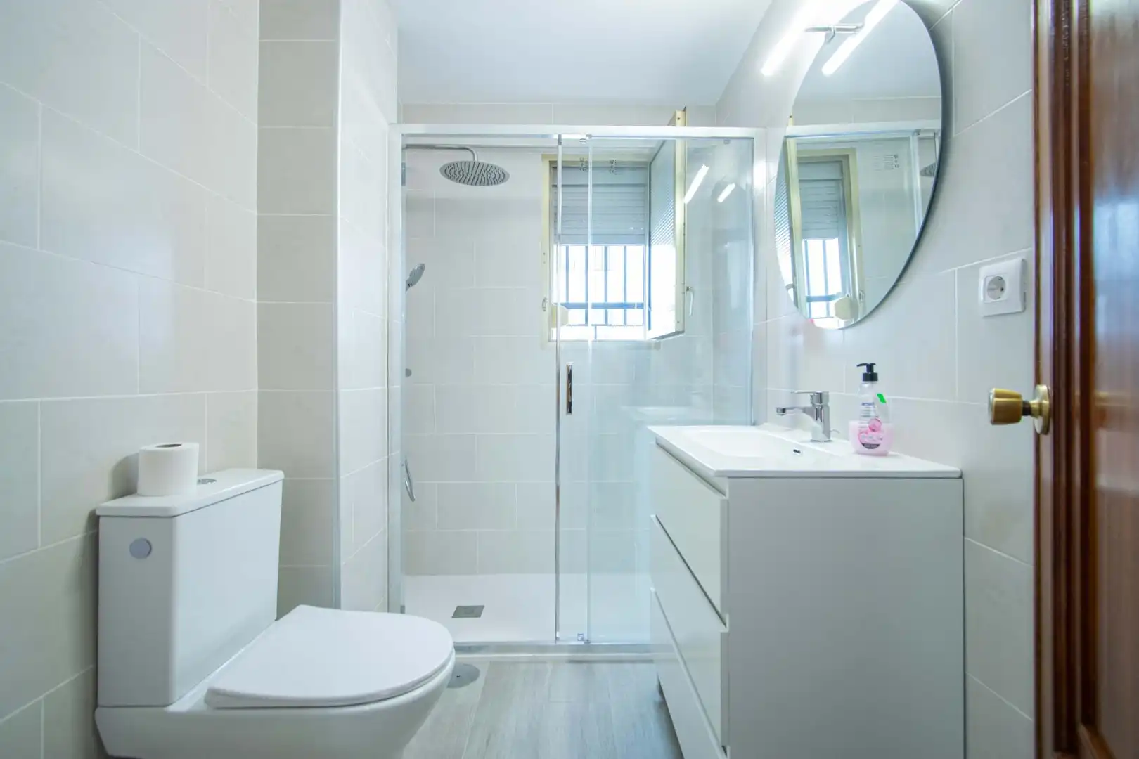 Baño de Piso en venta en Sevilla con Aire acondicionado, Calefacción y Terraza
