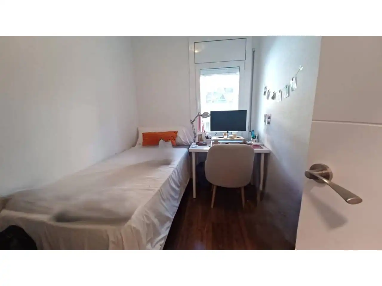 Bedroom of Flat for sale in Barcelona