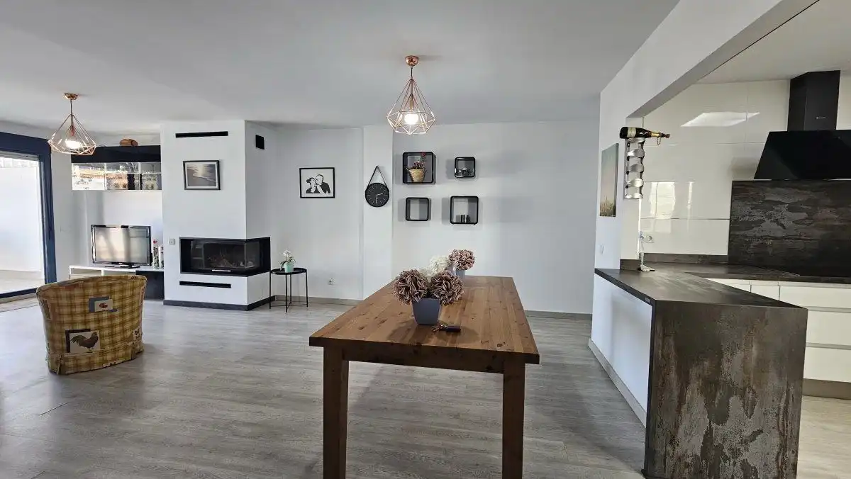 Esszimmer von Wohnungen zum Verkauf in La Alcaidesa mit Klimaanlage, Heizung und Terrasse