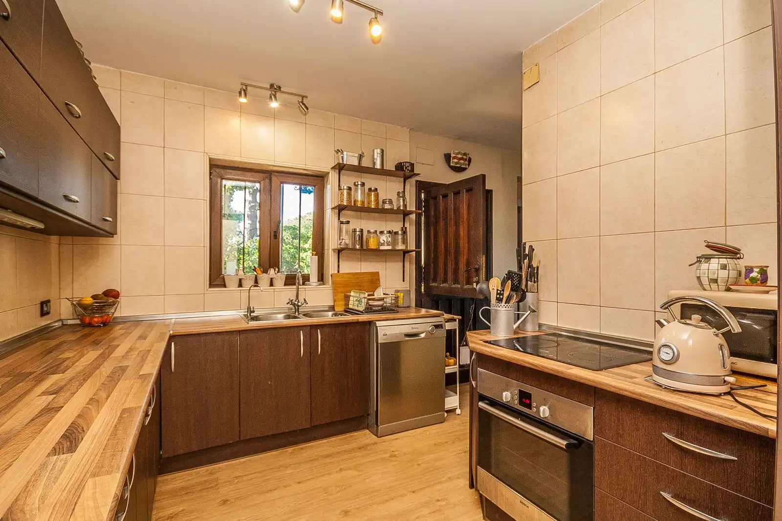 Cocina de Casa o chalet en venta en Marbella con Aire acondicionado, Jardín privado y Terraza
