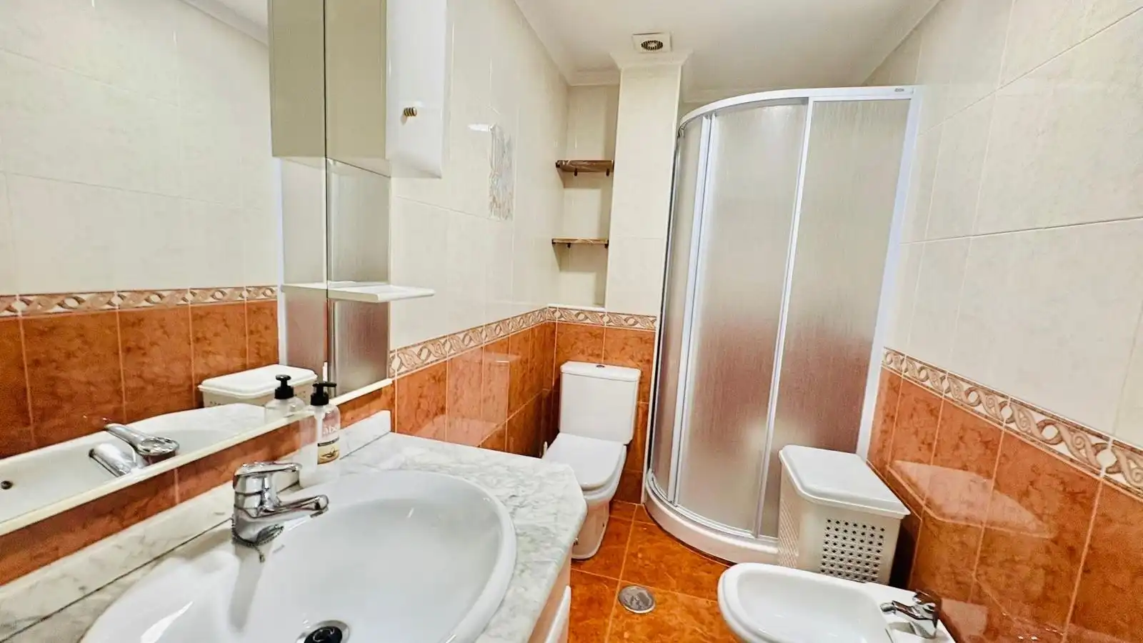 Baño de Piso en venta en Málaga con Aire acondicionado y Terraza