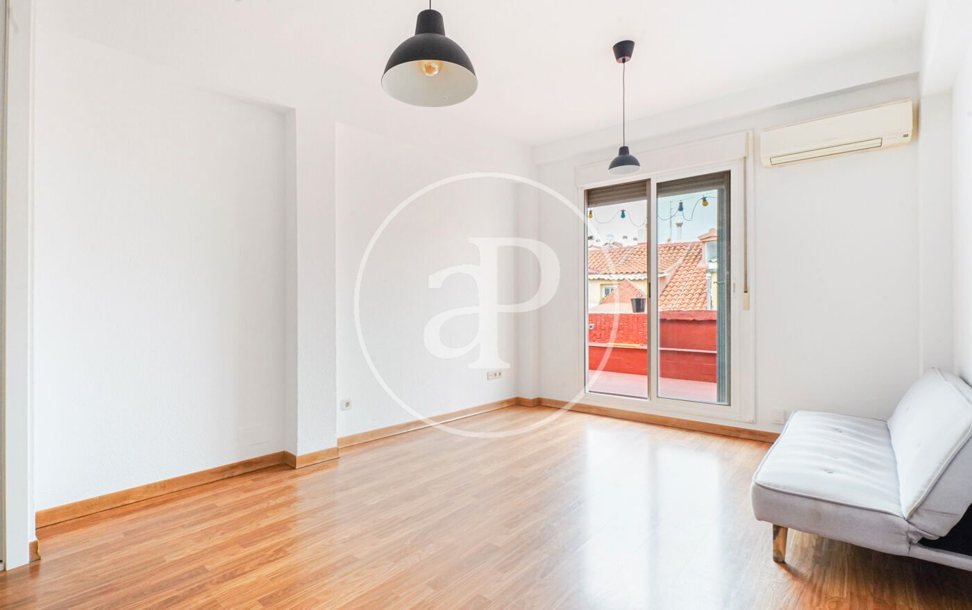 Living room of Flat to rent in  Madrid Capital  with Air Conditioner, Heating and Terrace