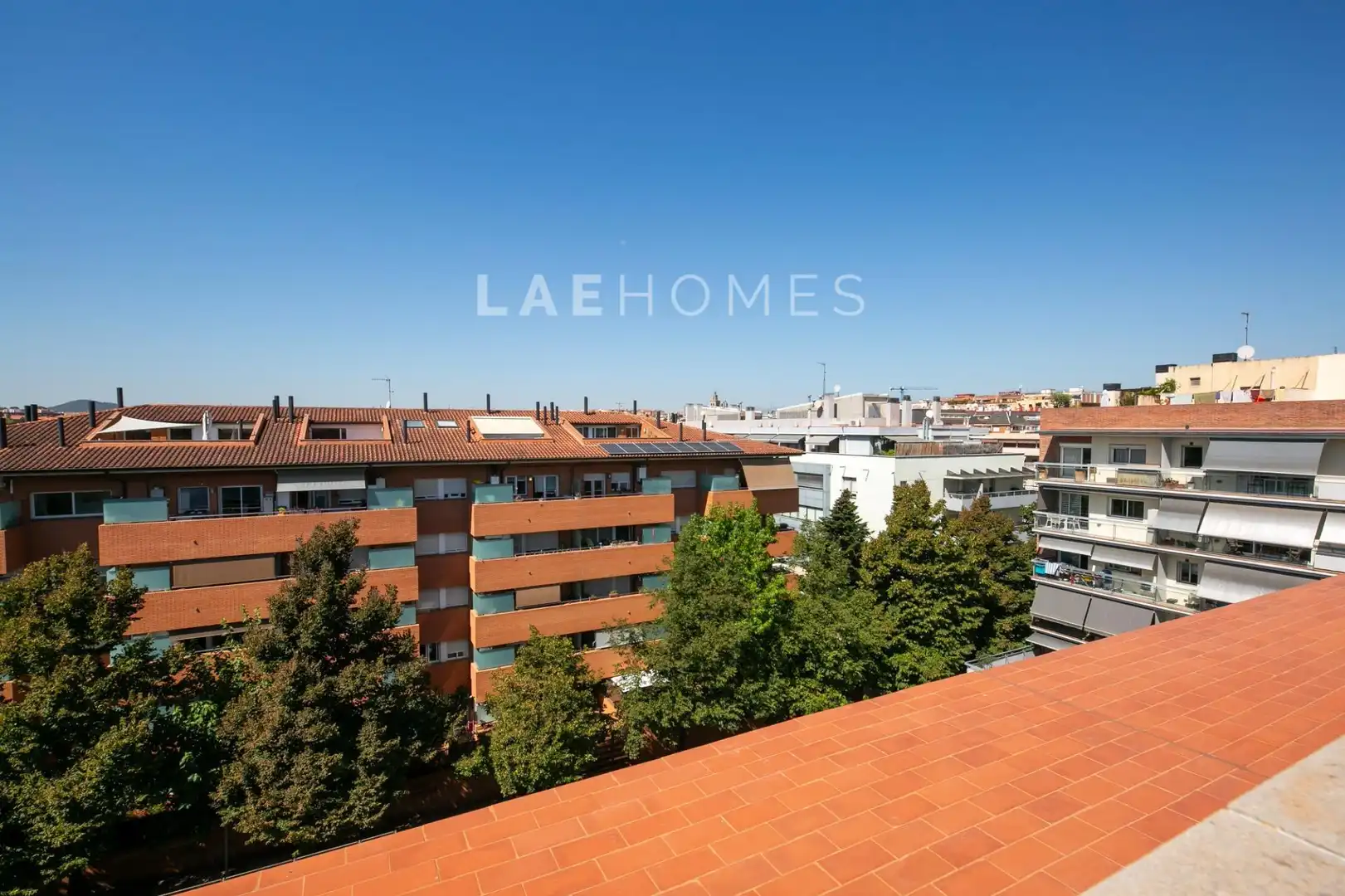 Außenansicht von Dachboden zum Verkauf in Sant Cugat del Vallès mit Klimaanlage, Heizung und Privatgarten