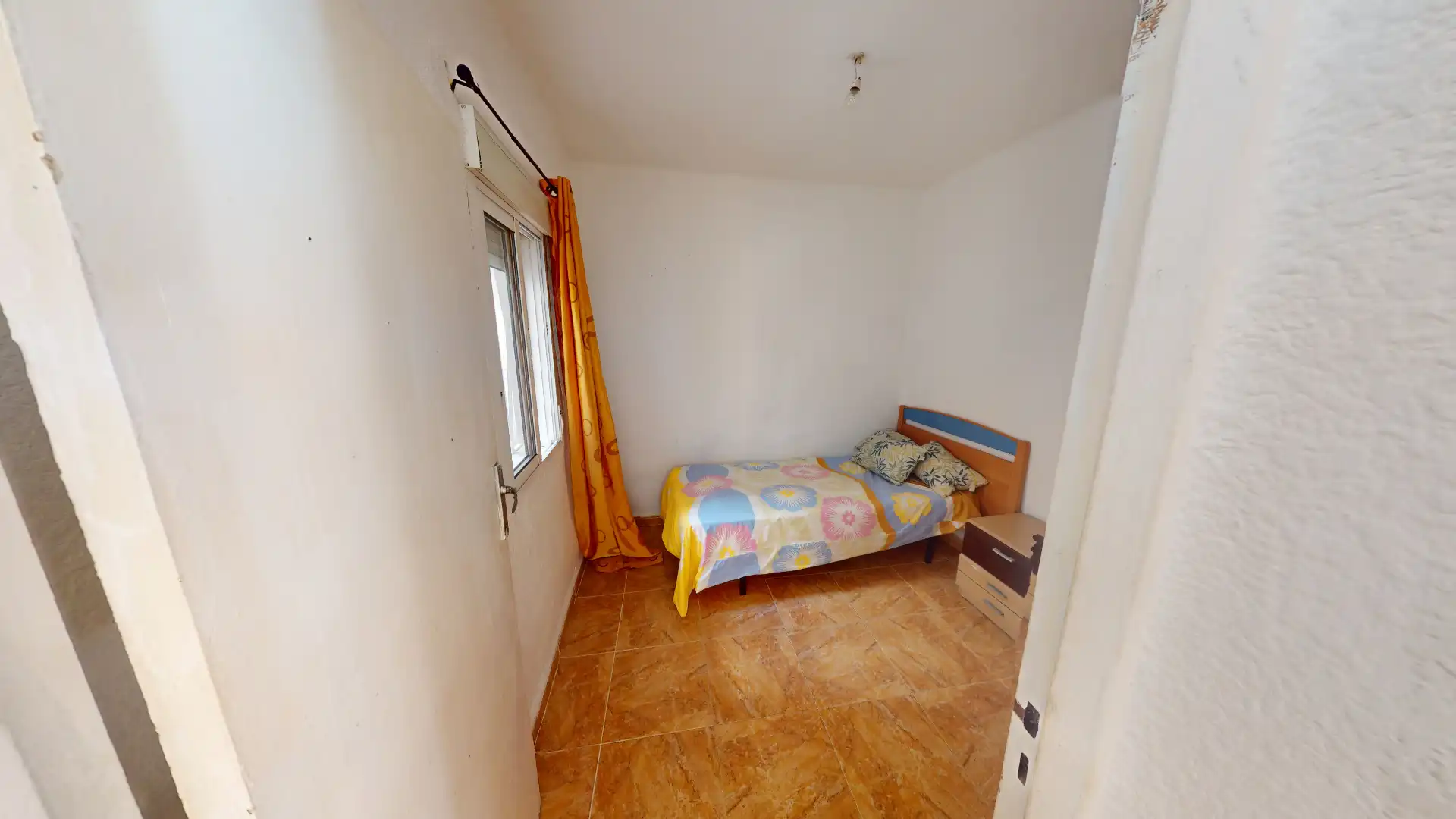 Habitación de Piso en venta en Almería con Amueblado, Balcón y Alarma