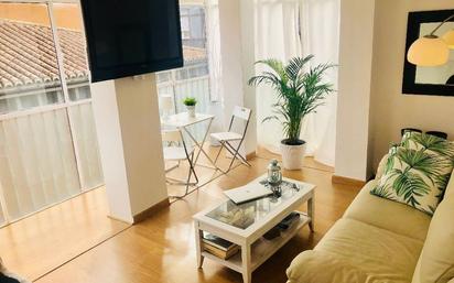 Living room of Flat to rent in  Granada Capital  with Air Conditioner and Balcony