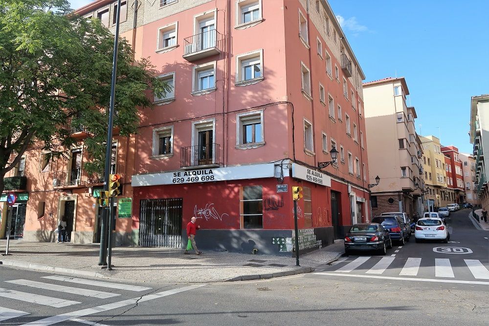 Vista exterior de Local en venta en  Zaragoza Capital