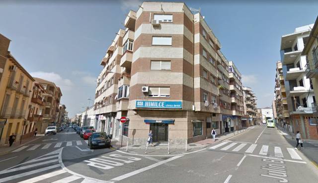 Local comercial en Alquiler en Calle Julio Burell en Linarejos