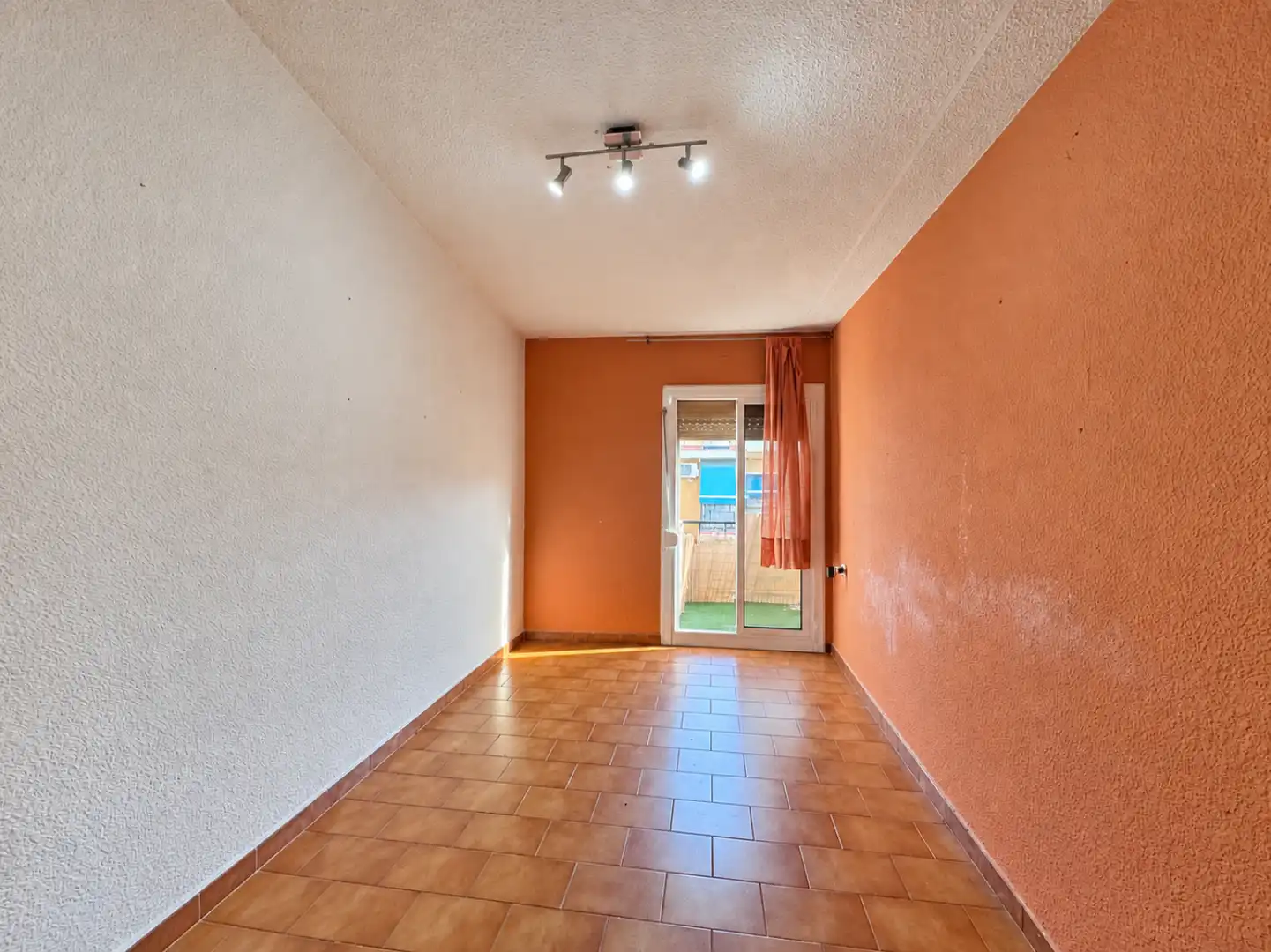 Wohnung zum Verkauf in Cerdanyola del Vallès mit Privatgarten und Balkon