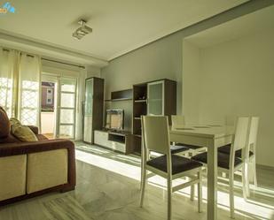 Sala d'estar de Apartament de lloguer en Badajoz Capital amb Aire condicionat i Terrassa