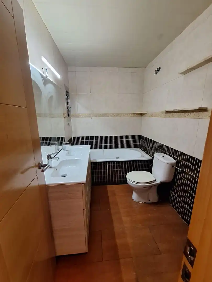 Bathroom of Flat for sale in Font Pudenta