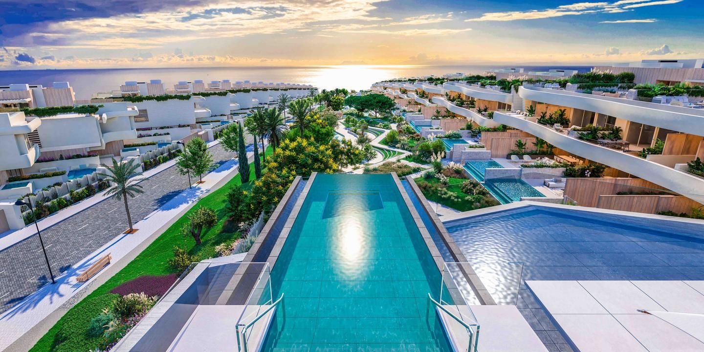 Piscina de Casa adosada en venda en Marbella amb Aire condicionat, Calefacció i Jardí privat