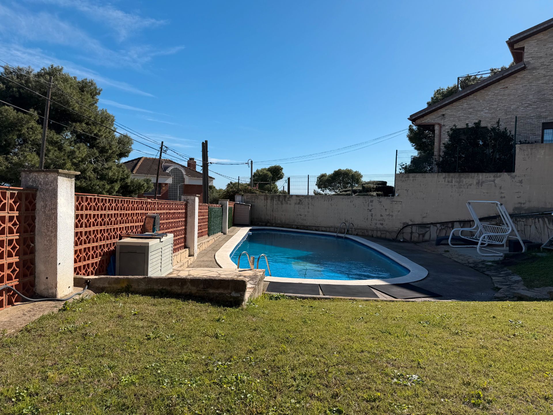 Swimming pool of House or chalet for sale in Castelldefels  with Air Conditioner, Heating and Private garden