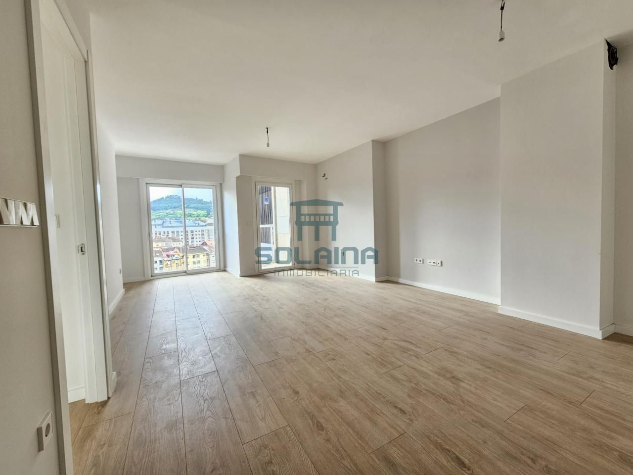 Sala d'estar de Estudi en venda en Ourense Capital  amb Calefacció i Balcó