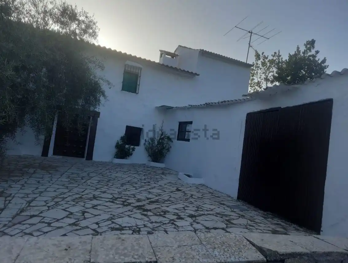 Residential land for sale in Poleares