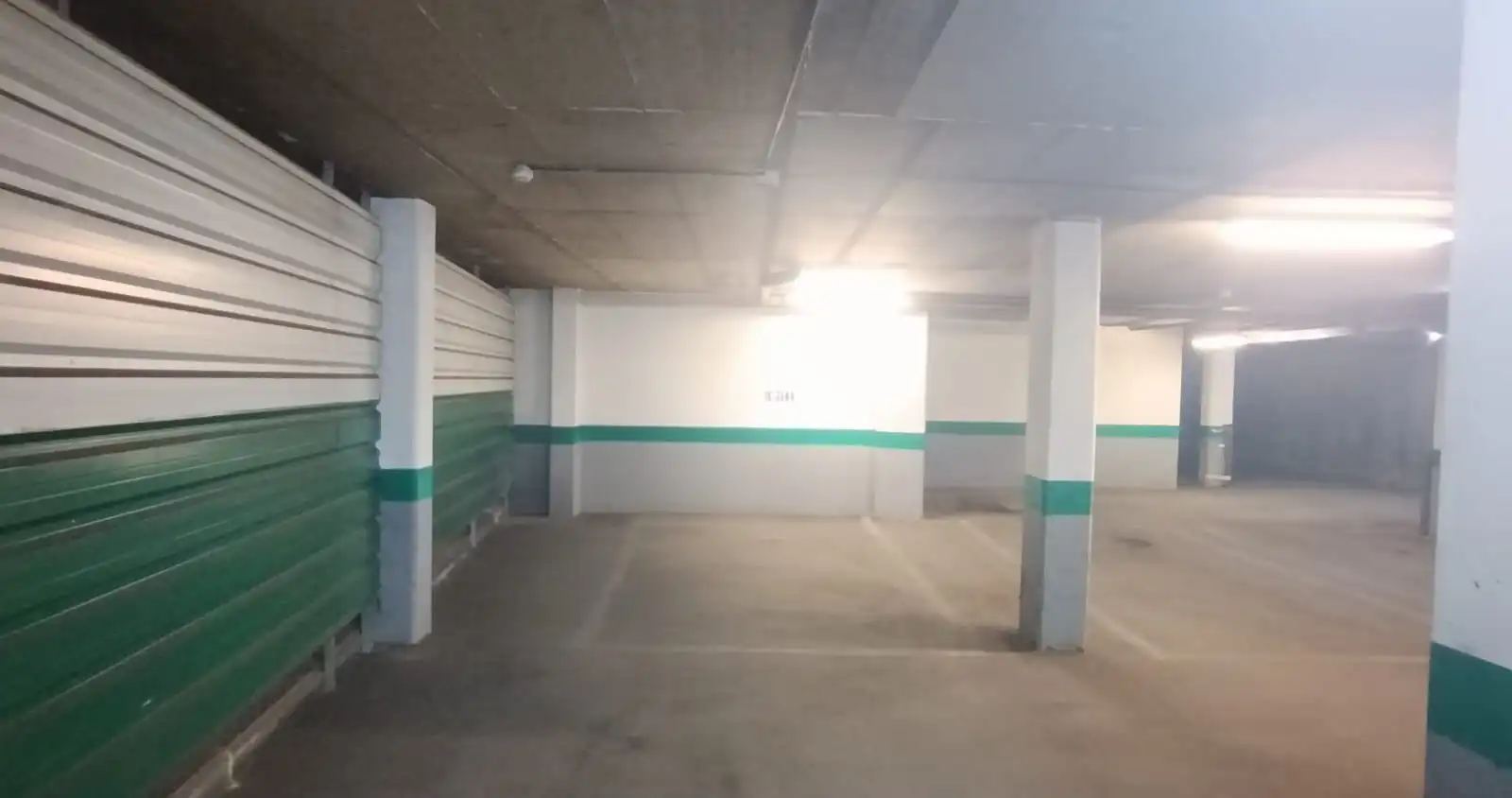 Parking de Piso en venta en Madrid con Aire acondicionado, Calefacción y Trastero