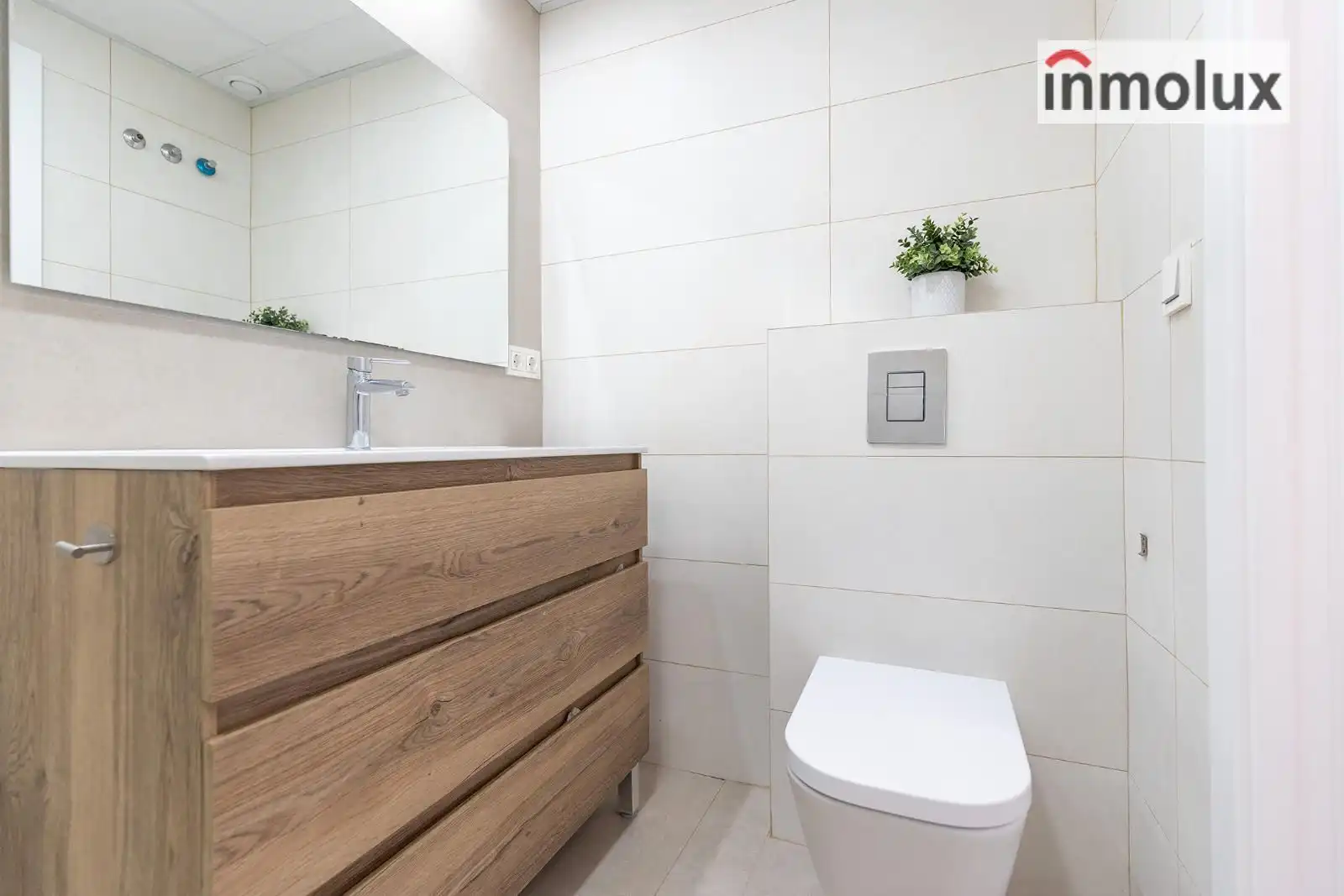 Bathroom of Attic for sale in Mutxamel  with Air Conditioner, Terrace and Storage room
