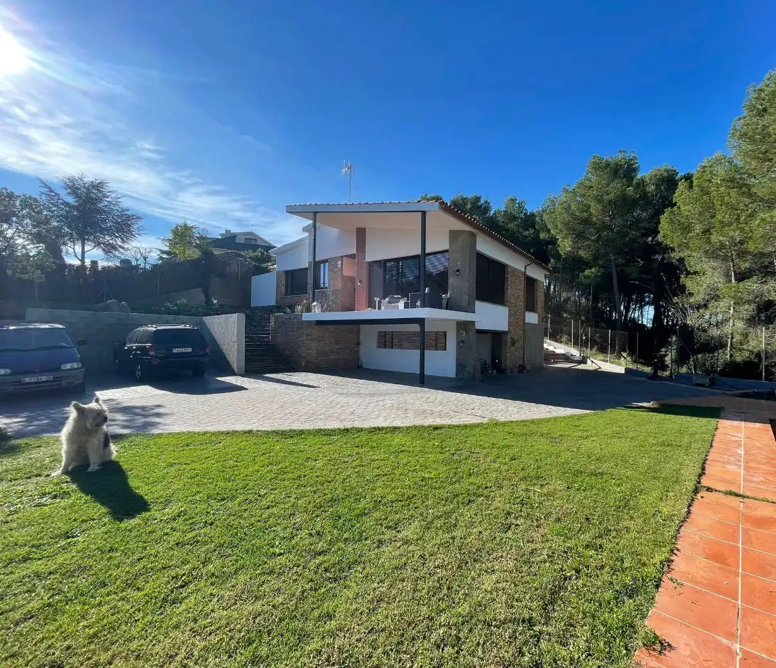 Vista exterior de Casa o chalet en venta en Matadepera con Aire acondicionado, Calefacción y Terraza